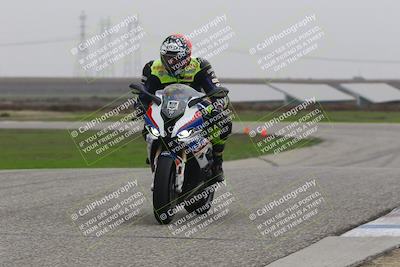 media/Nov-30-2025-TrackDaz (Sun) [[d8b22663df]]/B Group/Session 5 (Wheelie Bump)/